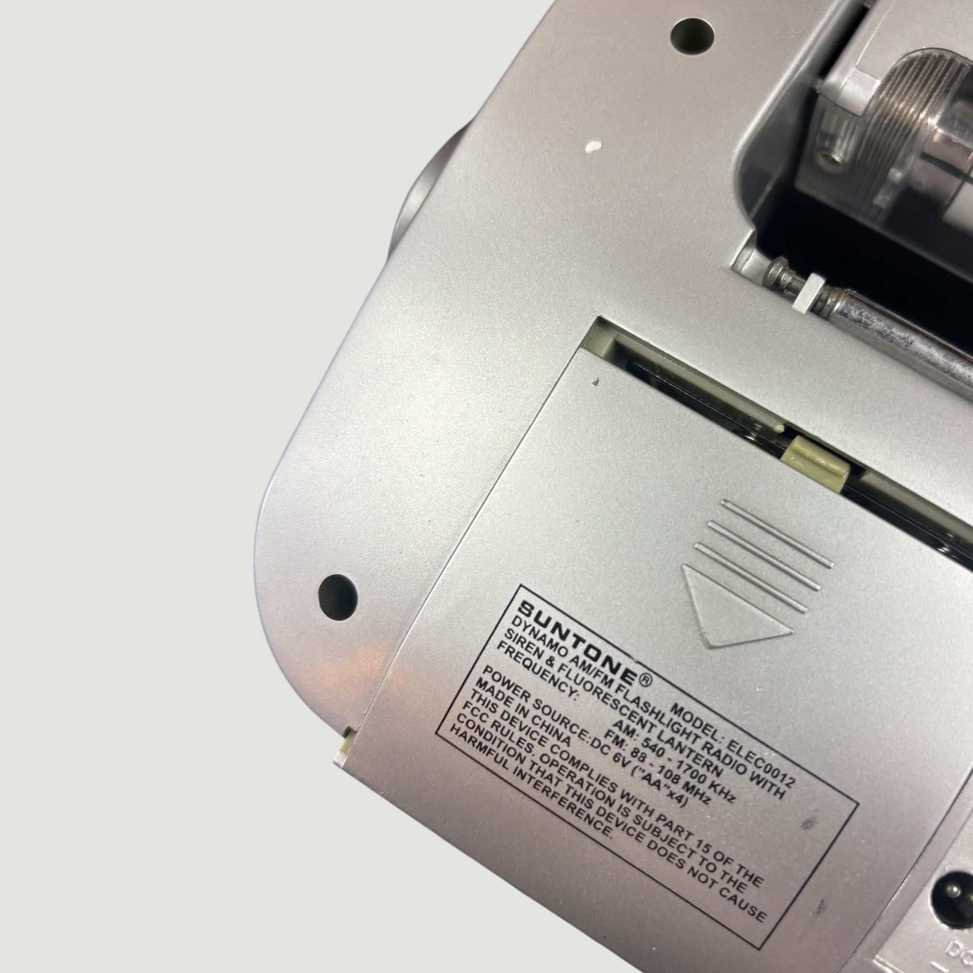 2005 War of the Worlds Wind-Up Radio/Flashlight