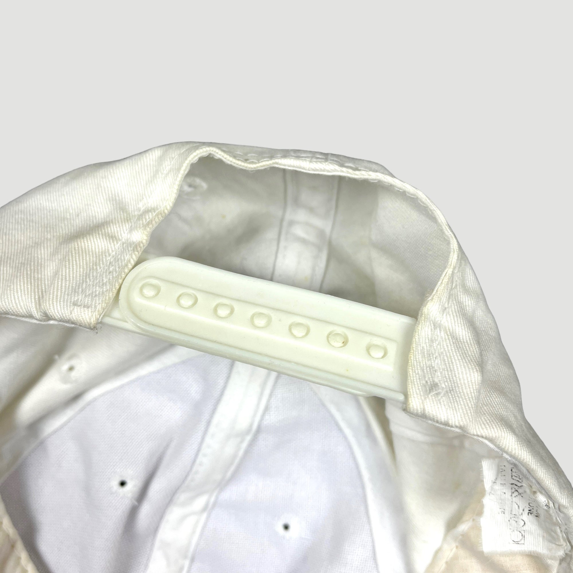 90's Plain White Snapback Cap