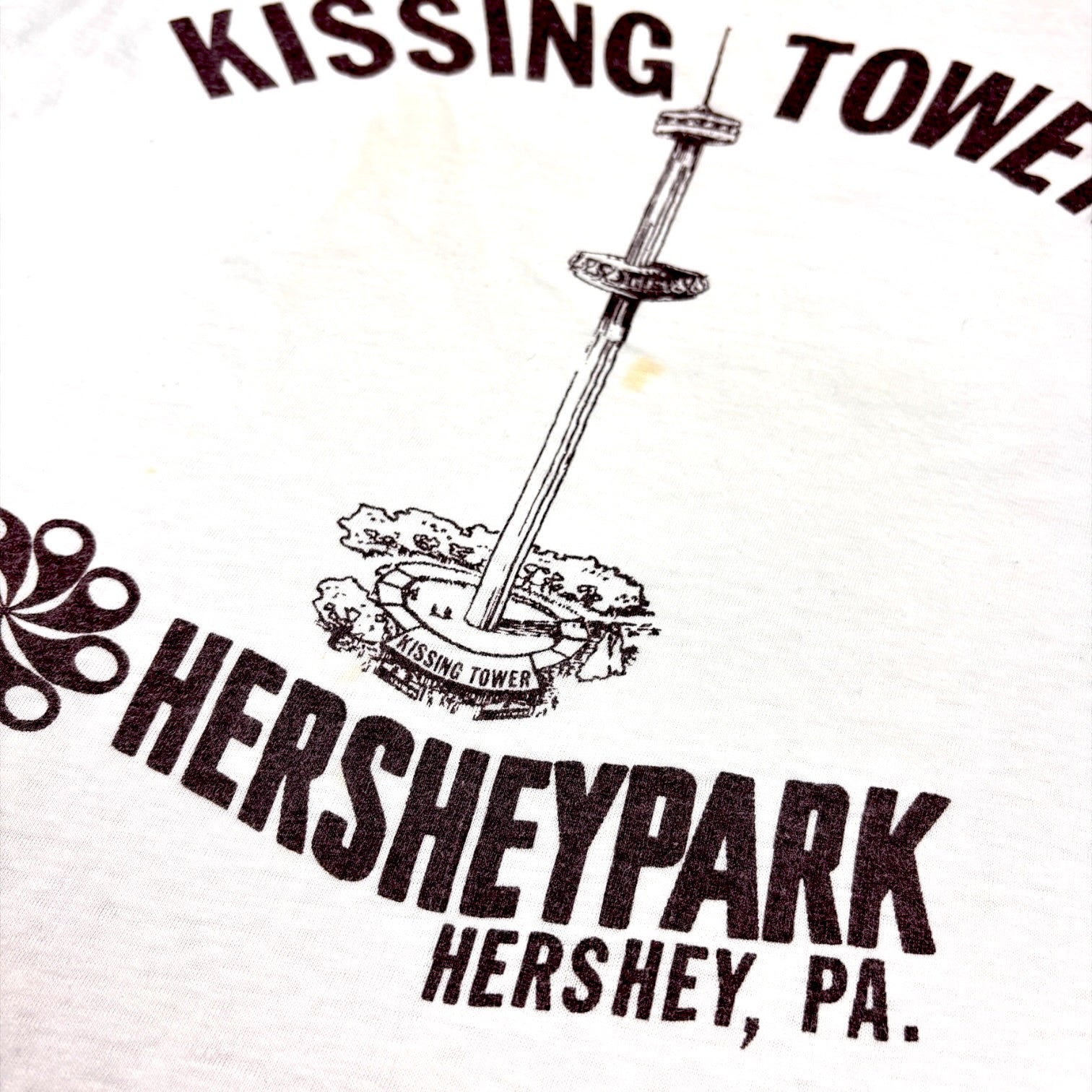1980s Hershey Park kissing tower ringer t-shirt