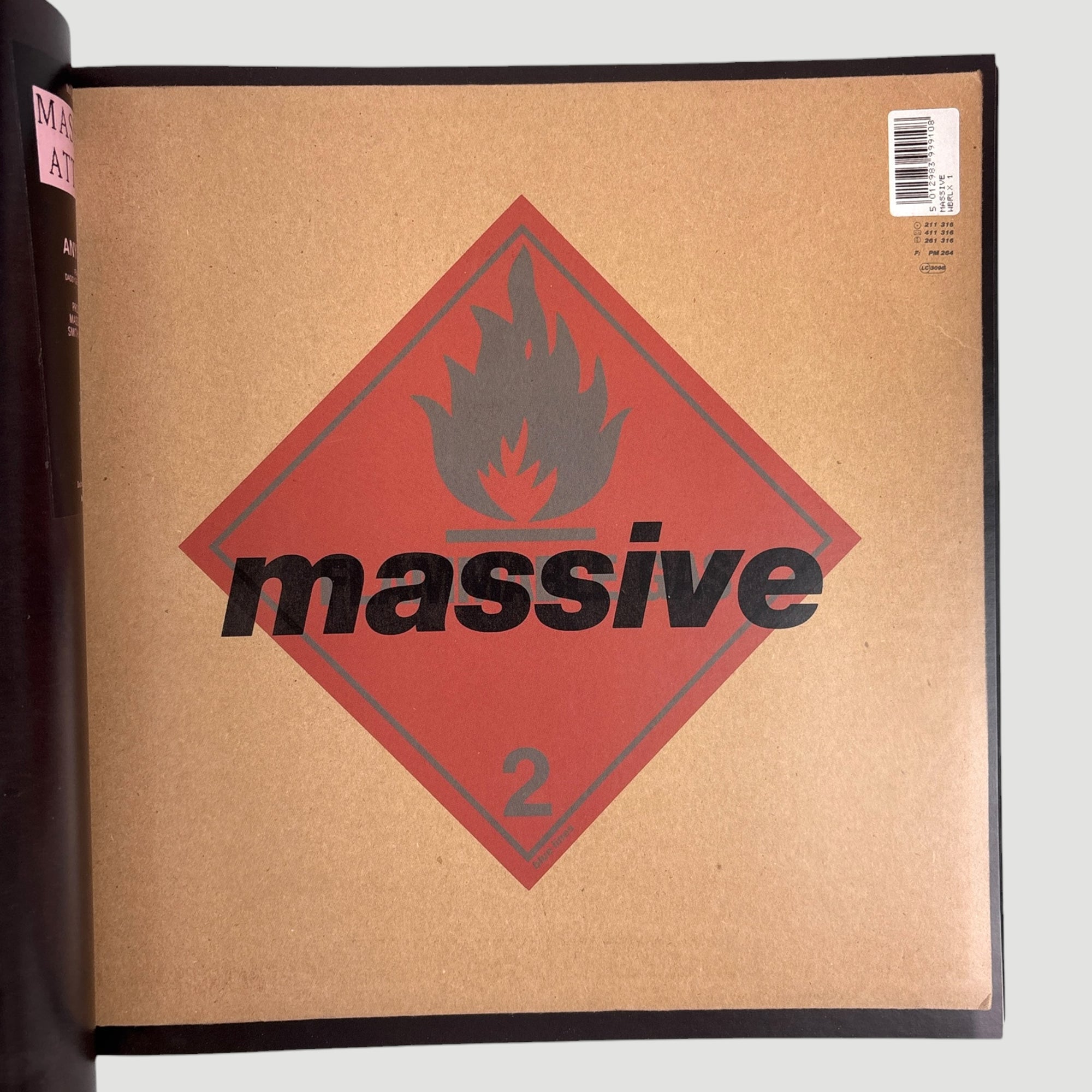 2015 3D and the Art of Massive Attack UK 1st Edition