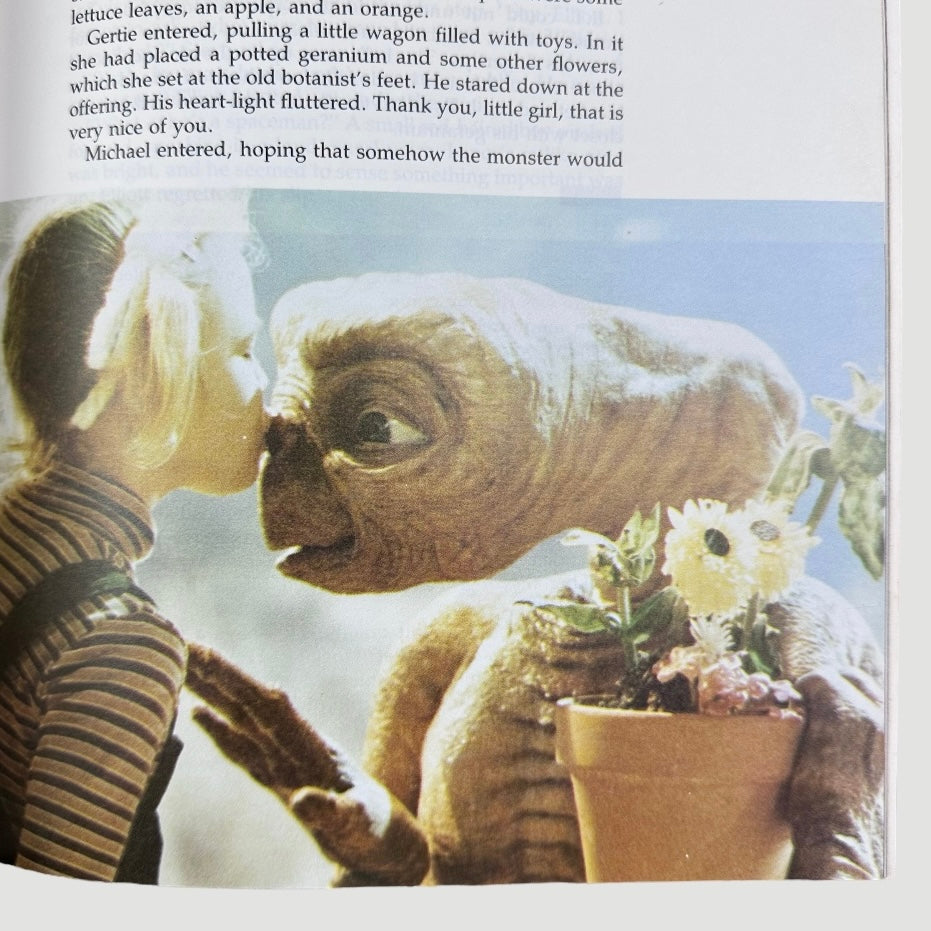 1982 E.T. The Extra Terrestrial Storybook