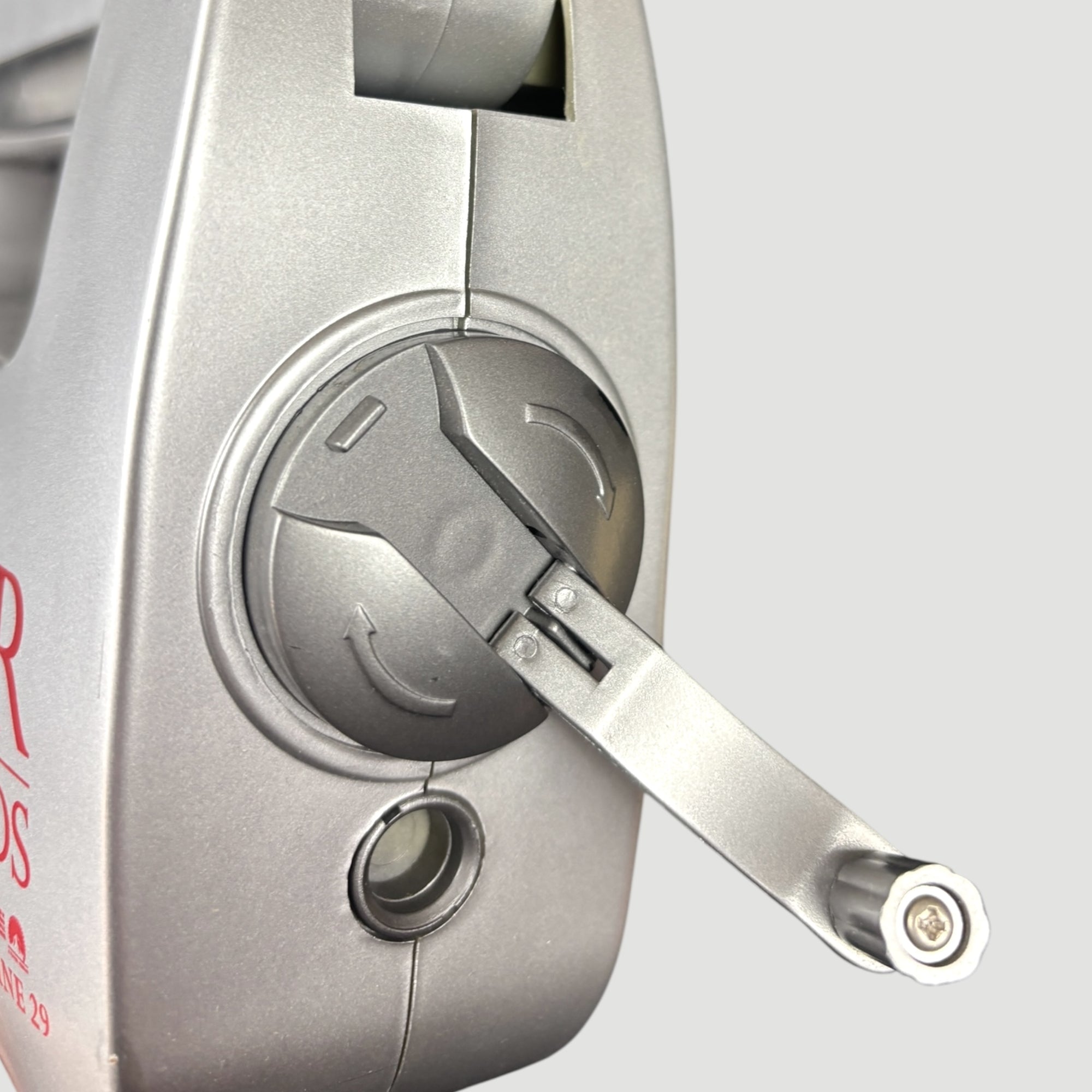 2005 War of the Worlds Wind-Up Radio/Flashlight