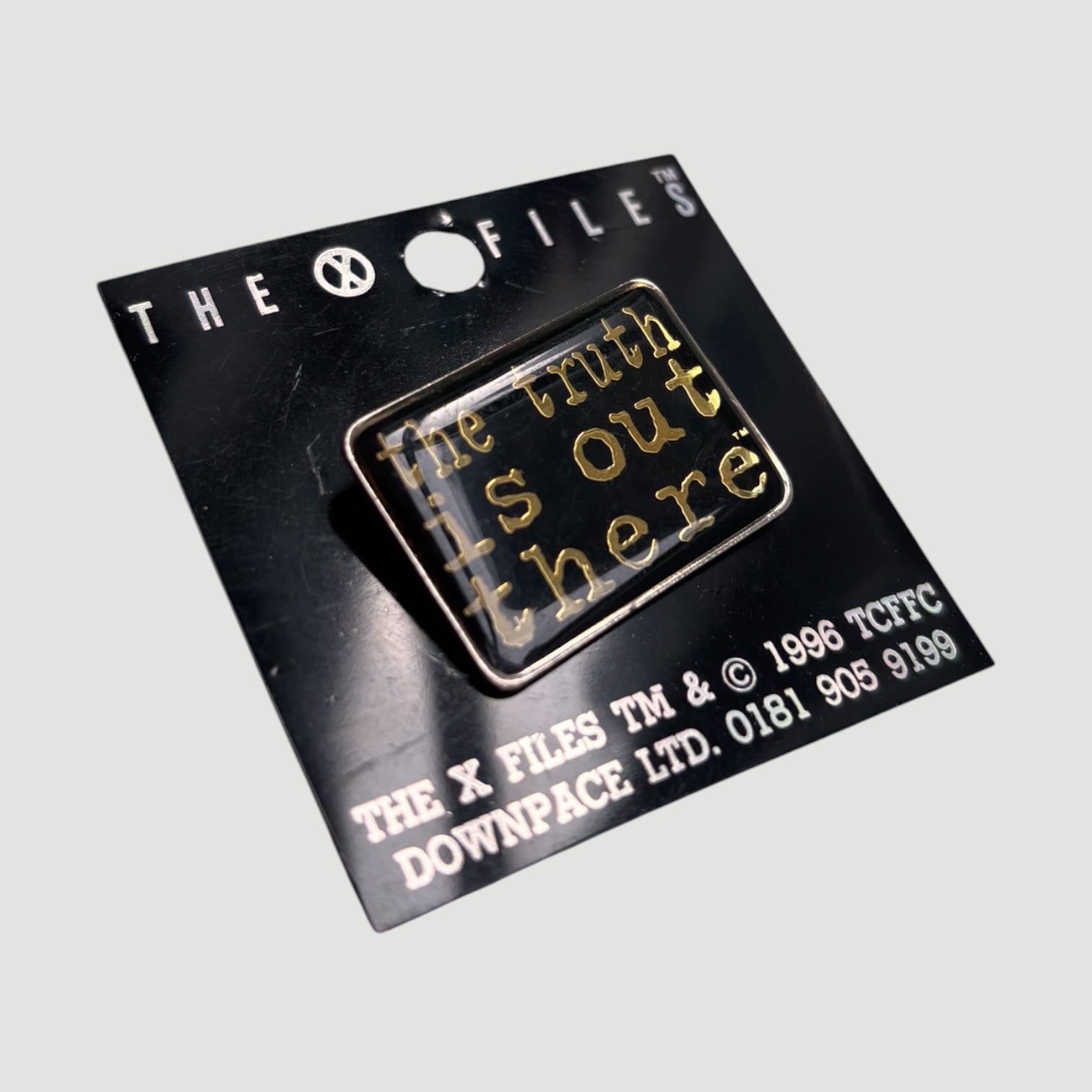 1996 The X Files The Truth is Out There Pinbadge