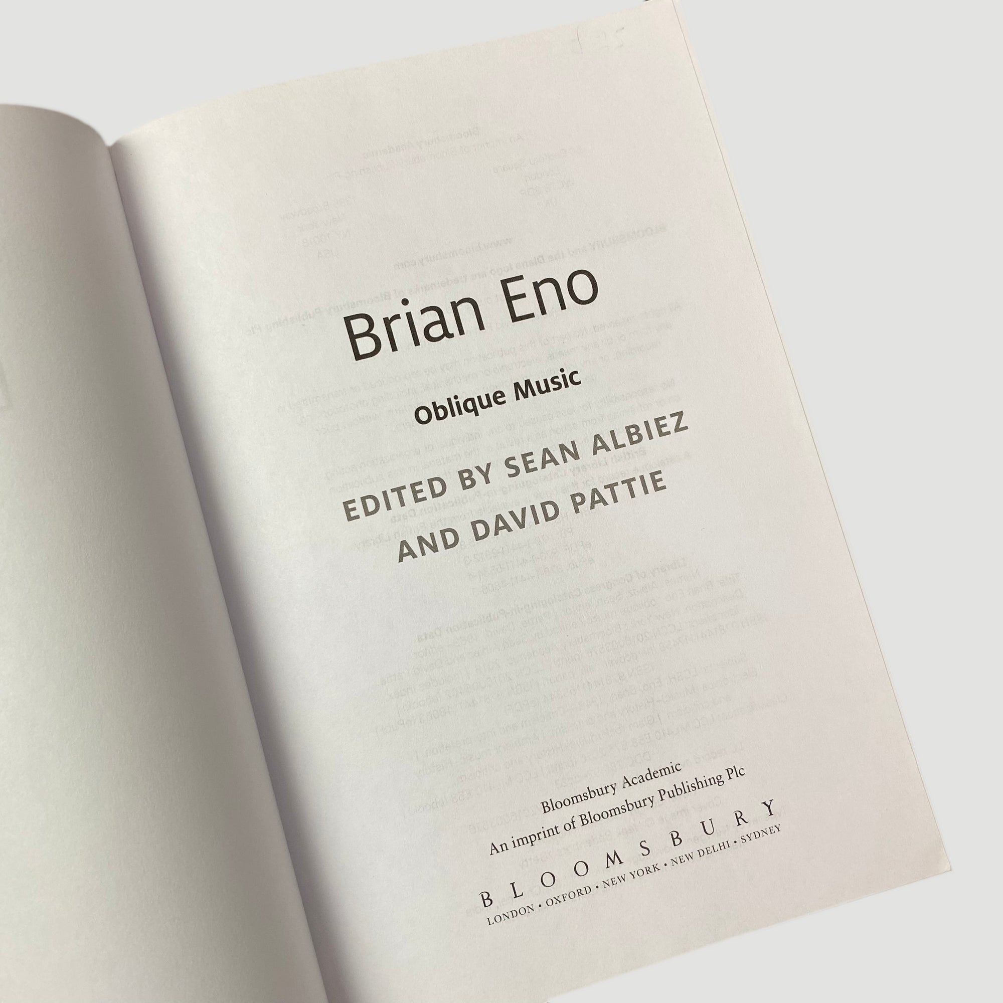 2016 Brian Eno : Oblique Music