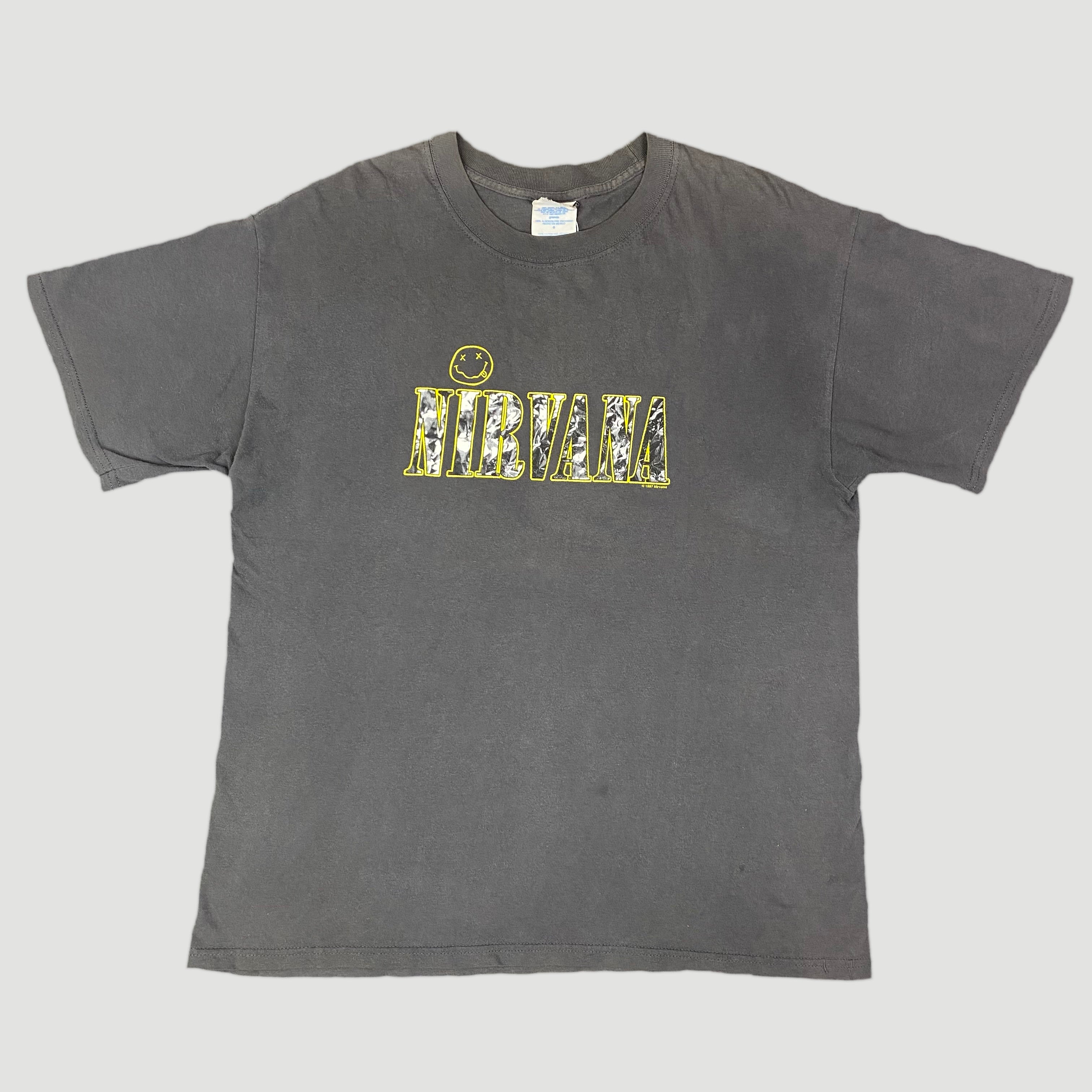 ＮＩＲＶＡＮＡ　ＴＥＥ／ Vintage Nirvana Tee Smiley Face Shirt Size Large Black