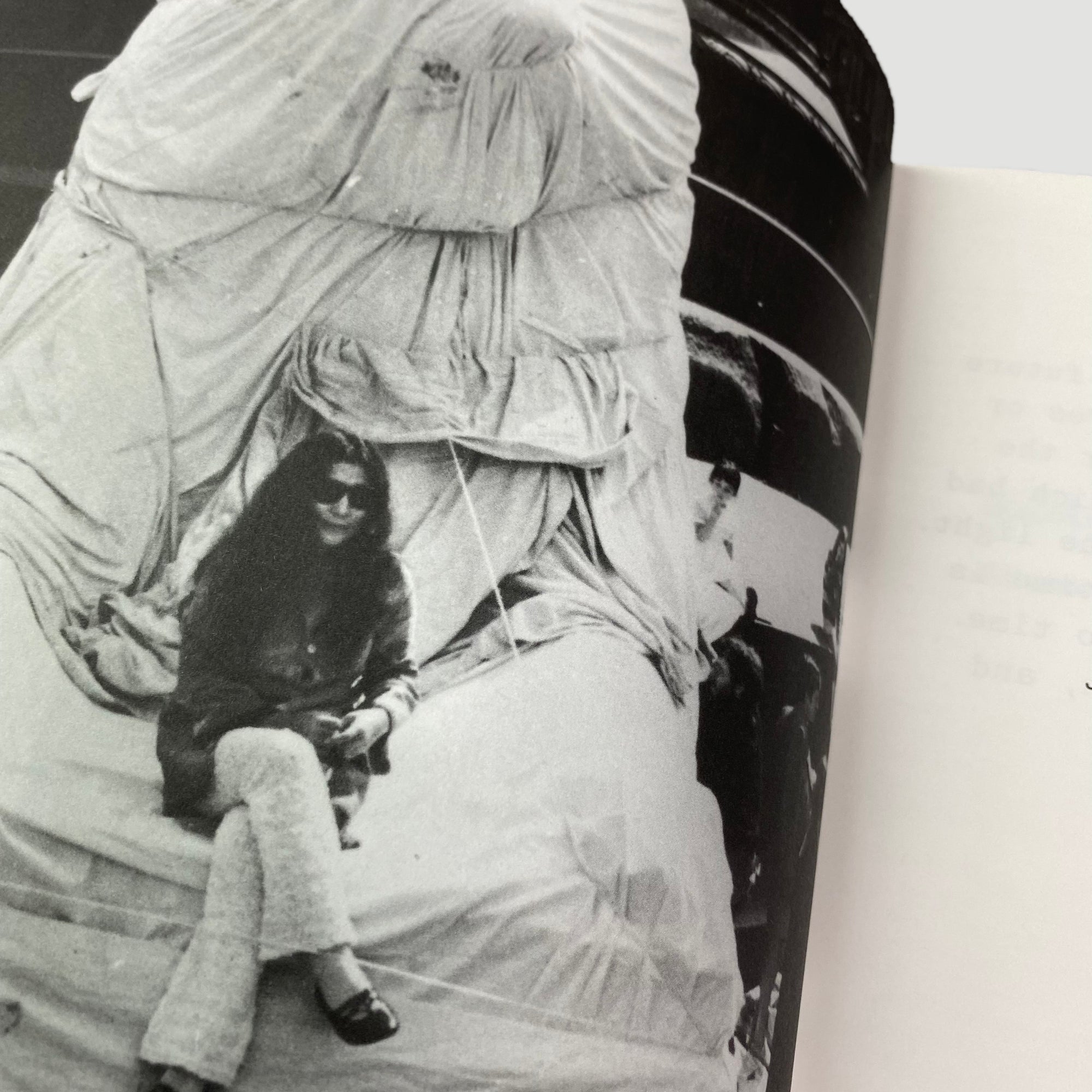 2012 Yoko Ono 'To The Light' Serpentine Gallery