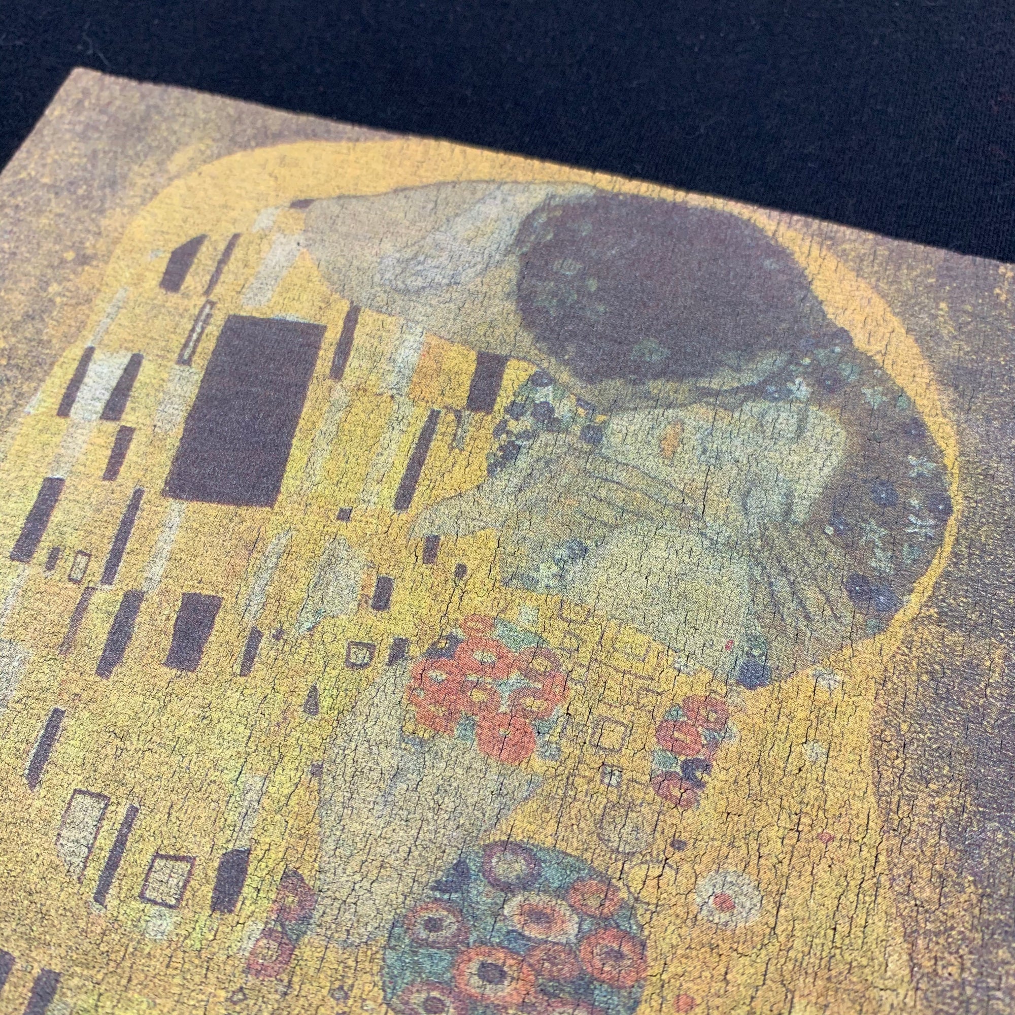 90's Gustav Klimt 'The Kiss' T-Shirt